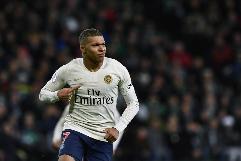 苹果周五凌晨发布第四财季财报 营收有望超过1000亿美元